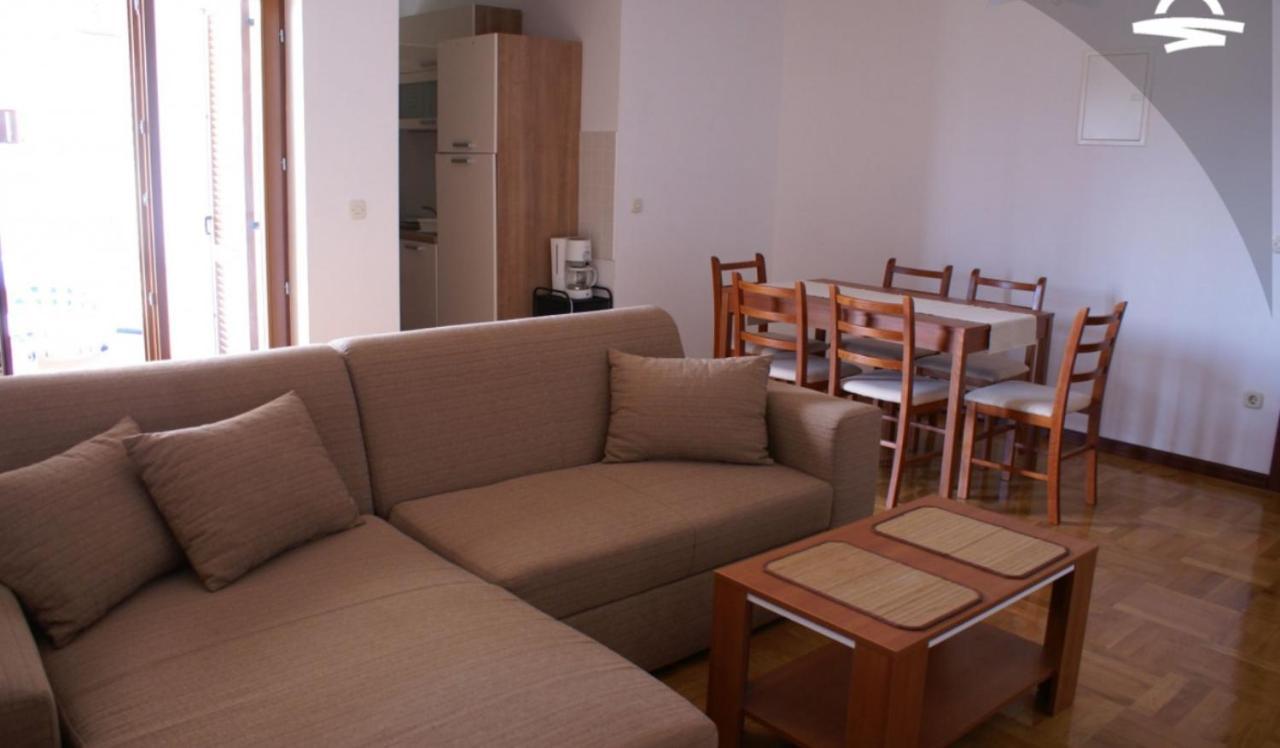 Apartman Luka Krk Town Bagian luar foto
